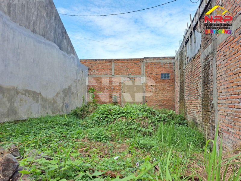 Dijual Tanah 100 Jutaan di Kawasan Perumahan Giri - Banyuwangi  Dijual Tanah 100 Jutaan di Kawasan Perumahan Giri - Banyuwangi  Dijual Tanah 100 Jutaan di Kawasan Perumahan Giri - Banyuwangi&nbsp;
Akses Jln. Utama Raden Wijaya&nbsp;
One Get Sistem , Cocok untuk rumah hunian.

Luas NRP BANYUWANGI