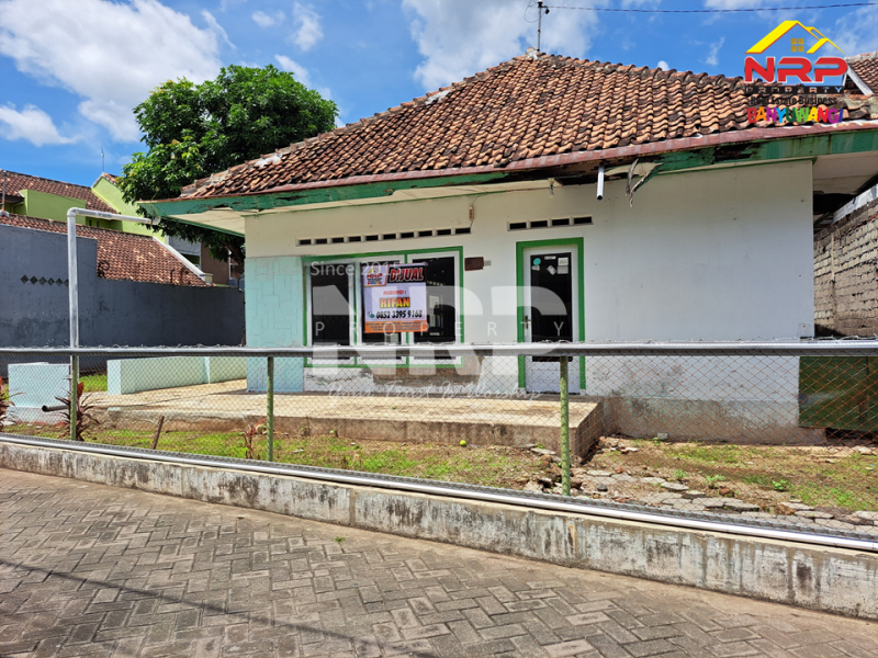 Dijual Tanah + Bangunan Klasik di Penganjuran - Banyuwangi Kota  Dijual Tanah + Bangunan Klasik di Penganjuran - Banyuwangi Kota  Dijual Tanah + Bangunan Klasik di Penganjuran - Banyuwangi Kota&nbsp;
Cocok buat kamu yang cari aset unik dengan nuansa jadul yang berkarakter.
Lokasi Pusat NRP BANYUWANGI