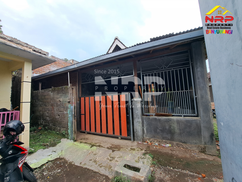 Dijual Tanah Bonus Bangunan 20 Meter dari Jl. Brawijaya  Dijual tanah bonus bangunan di Banyuwangi kota Jalan Brawijaya  Dijual Tanah Bonus Bangunan 20 Meter dari Jl. Brawijaya&nbsp;
Akses jl. RD 2

Luas Tanah : 110 NRP BANYUWANGI