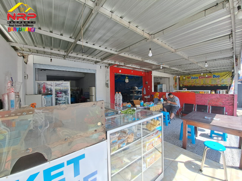 Dijual Tanah Bonus Bangunan 3 Unit Toko dan Bangunan Rumah Kos 2 Lantai  Persis Di depan Pelabuhan Penyembrang Dijual Tanah Bonus Bangunan 3 Unit Toko dan Bangunan Rumah Kos 2 Lantai  Persis Di depan Pelabuhan Penyembrang Dijual Tanah Bonus Bangunan 3 Unit Toko dan Bangunan Rumah Kos 2 Lantai&nbsp; Persis Di depan Pelabuhan Penyembrangan Ketapang - Banyuwangi
Lokasi Strategis 0 NRP BANYUWANGI