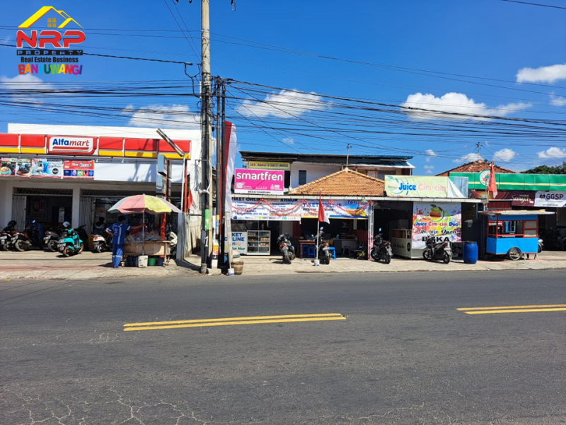 Dijual Tanah Bonus Bangunan 3 Unit Toko dan Bangunan Rumah Kos 2 Lantai  Persis Di depan Pelabuhan Penyembrang Dijual Tanah Bonus Bangunan 3 Unit Toko dan Bangunan Rumah Kos 2 Lantai  Persis Di depan Pelabuhan Penyembrang Dijual Tanah Bonus Bangunan 3 Unit Toko dan Bangunan Rumah Kos 2 Lantai&nbsp; Persis Di depan Pelabuhan Penyembrangan Ketapang - Banyuwangi
Lokasi Strategis 0 NRP BANYUWANGI