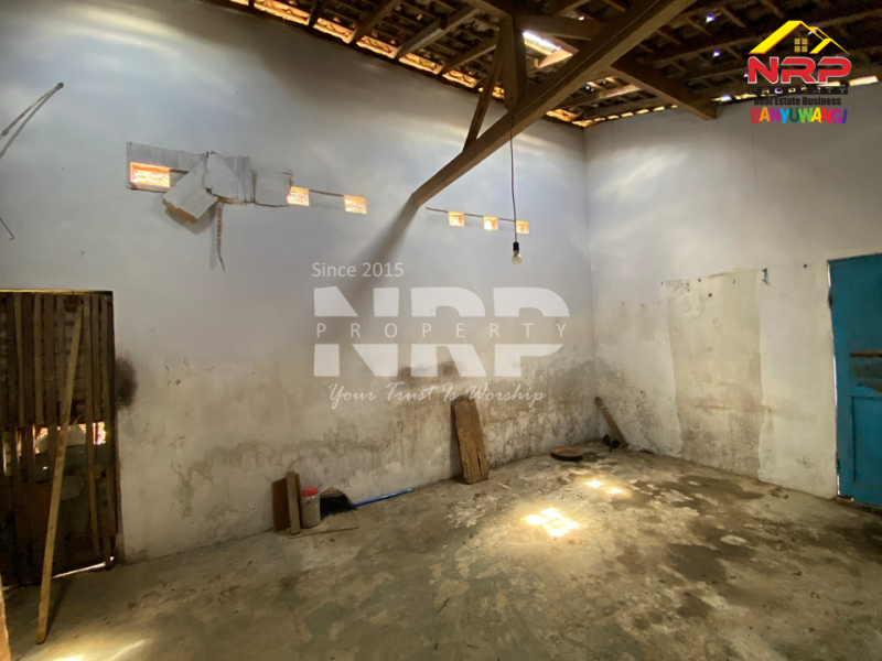 Dijual Tanah Bonus Bangunan di Karangbendo - Banyuwangi  Dijual Tanah Bonus Bangunan di Karangbendo - Banyuwangi  Dijual Tanah Bonus Bangunan di Karangbendo - Banyuwangi&nbsp;
Lokasi Sangat Cocok Untuk Investasi, dibangun Rumah Kos dll.
Berada dekat dengan Kampus NRP BANYUWANGI