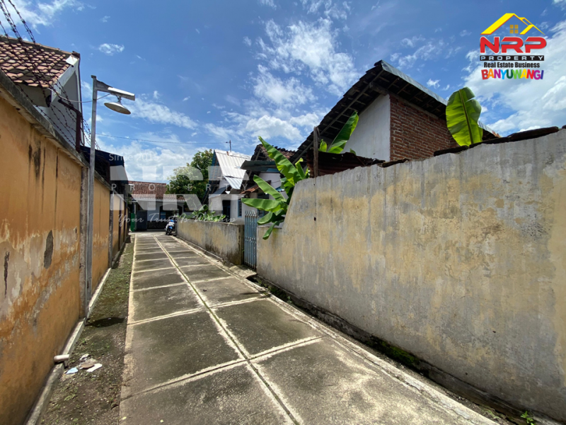 Dijual Tanah Bonus Bangunan di Karangbendo - Banyuwangi  Dijual Tanah Bonus Bangunan di Karangbendo - Banyuwangi  Dijual Tanah Bonus Bangunan di Karangbendo - Banyuwangi&nbsp;
Lokasi Sangat Cocok Untuk Investasi, dibangun Rumah Kos dll.
Berada dekat dengan Kampus NRP BANYUWANGI