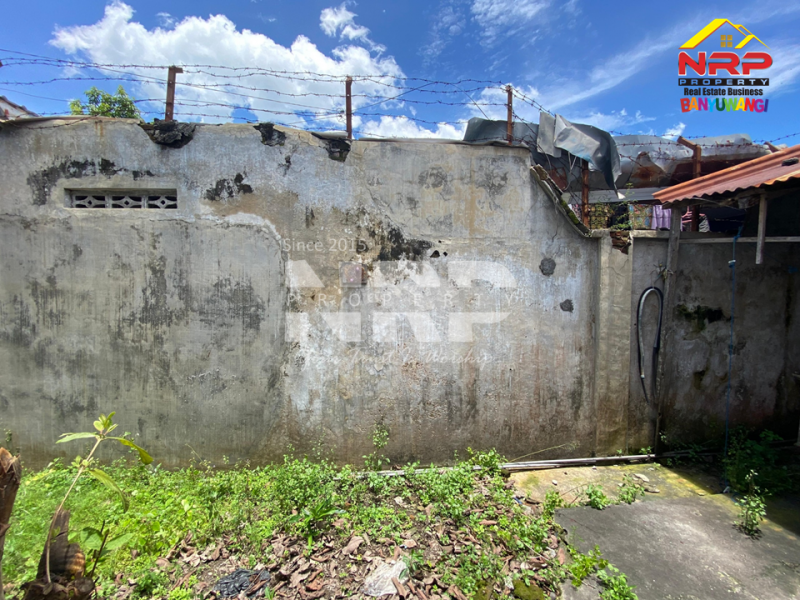 Dijual Tanah Bonus Bangunan di Karangbendo - Banyuwangi  Dijual Tanah Bonus Bangunan di Karangbendo - Banyuwangi  Dijual Tanah Bonus Bangunan di Karangbendo - Banyuwangi&nbsp;
Lokasi Sangat Cocok Untuk Investasi, dibangun Rumah Kos dll.
Berada dekat dengan Kampus NRP BANYUWANGI