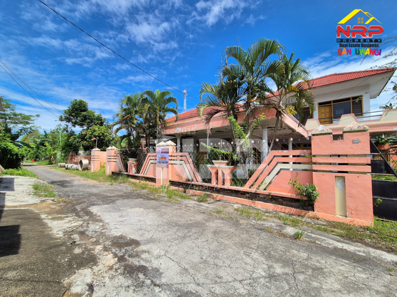 Dijual Tanah Bonus Bangunan di Ketapang - Banyuwangi  Dijual Tanah Bonus Bangunan di Ketapang - Banyuwangi  Dijual Tanah Bonus Bangunan di Ketapang - Banyuwangi&nbsp;
100 Meter dari JL. Lingkar Ketapang dan Jl. Utama Ketapang - Pelabuhan
Terletak di area Bisnis NRP BANYUWANGI