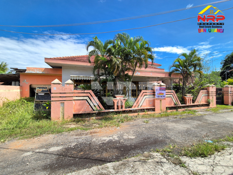 Dijual Tanah Bonus Bangunan di Ketapang - Banyuwangi  Dijual Tanah Bonus Bangunan di Ketapang - Banyuwangi  Dijual Tanah Bonus Bangunan di Ketapang - Banyuwangi&nbsp;
100 Meter dari JL. Lingkar Ketapang dan Jl. Utama Ketapang - Pelabuhan
Terletak di area Bisnis NRP BANYUWANGI