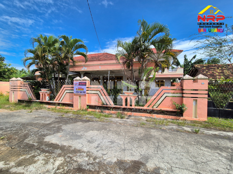 Dijual Tanah Bonus Bangunan di Ketapang - Banyuwangi  Dijual Tanah Bonus Bangunan di Ketapang - Banyuwangi  Dijual Tanah Bonus Bangunan di Ketapang - Banyuwangi&nbsp;
100 Meter dari JL. Lingkar Ketapang dan Jl. Utama Ketapang - Pelabuhan
Terletak di area Bisnis NRP BANYUWANGI