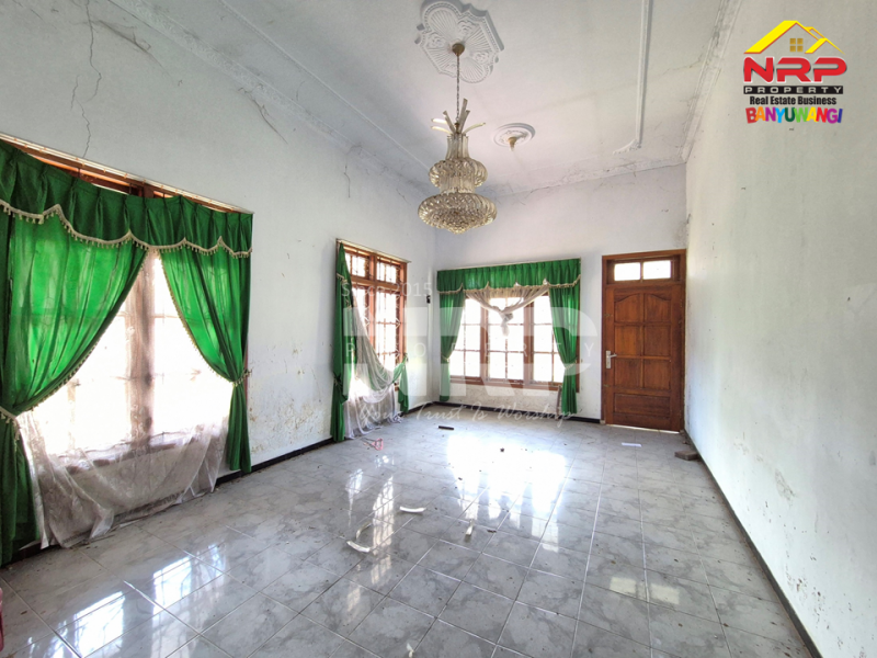 Dijual Tanah Bonus Bangunan di Ketapang - Banyuwangi  Dijual Tanah Bonus Bangunan di Ketapang - Banyuwangi  Dijual Tanah Bonus Bangunan di Ketapang - Banyuwangi&nbsp;
100 Meter dari JL. Lingkar Ketapang dan Jl. Utama Ketapang - Pelabuhan
Terletak di area Bisnis NRP BANYUWANGI