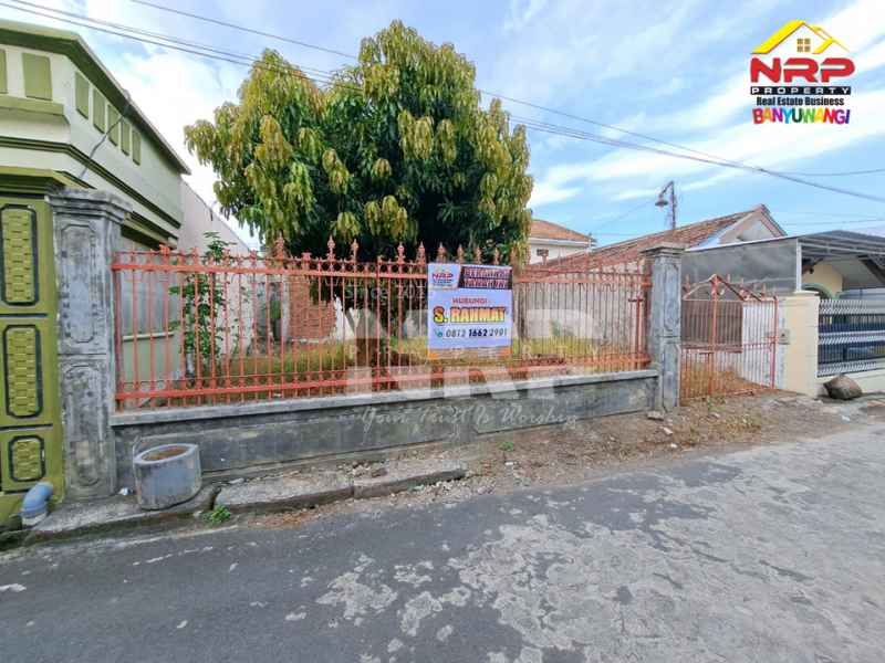 Dijual Tanah Bonus Bangunan di Singotrunan - Banyuwangi  Dijual Tanah Bonus Bangunan di Singotrunan - Banyuwangi  Dijual Tanah Bonus Bangunan di Singotrunan - Banyuwangi&nbsp;
Dekat dengan fasilitas pendidikan dan perkantoran&nbsp;
Cocok untuk hunian, Vila tengah kota, NRP BANYUWANGI