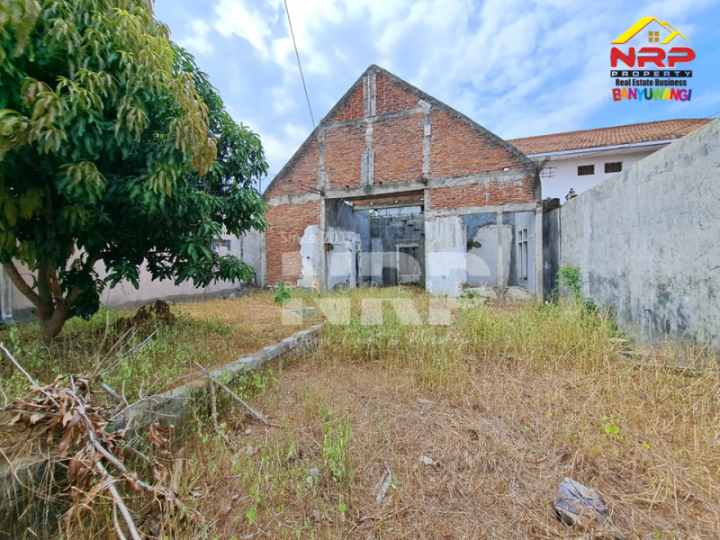 Dijual Tanah Bonus Bangunan di Singotrunan - Banyuwangi  Dijual Tanah Bonus Bangunan di Singotrunan - Banyuwangi  Dijual Tanah Bonus Bangunan di Singotrunan - Banyuwangi&nbsp;
Dekat dengan fasilitas pendidikan dan perkantoran&nbsp;
Cocok untuk hunian, Vila tengah kota, NRP BANYUWANGI