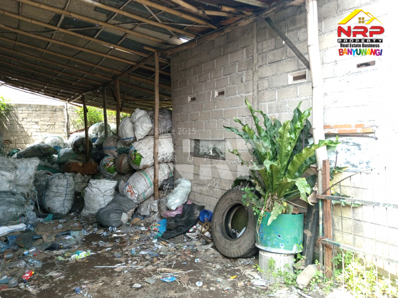 Dijual Tanah Bonus Bangunan Gudang 100 Meter dari Jl. Utama Yos Sudarso Dijual Tanah Bonus Bangunan Gudang 100 Meter dari Jl. Utama Yos Sudarso Dijual Tanah Bonus Bangunan Gudang 100 Meter dari Jl. Utama Yos Sudarso
Terletak di Lingkungan Hotel&nbsp; dan Kawasan Bisnis Komersial

Luas Tanah : 122 NRP BANYUWANGI