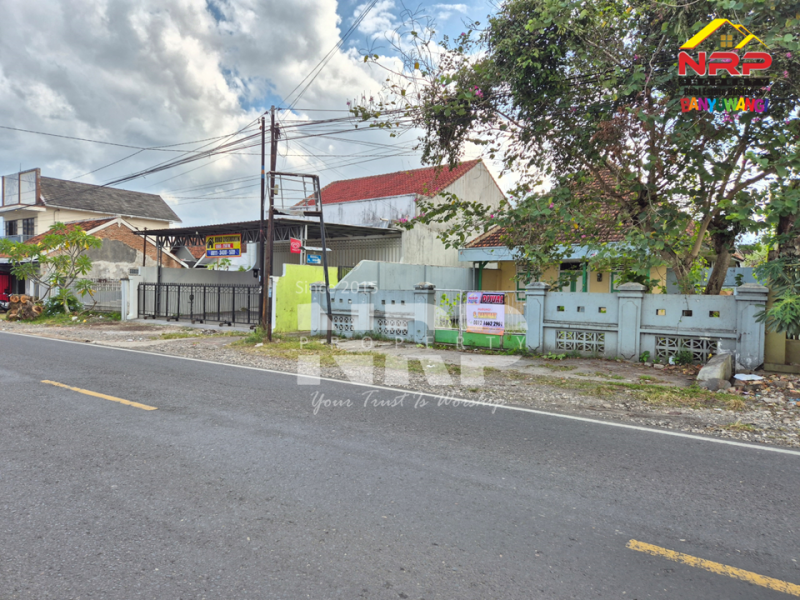 Dijual Tanah Bonus Bangunan Klasik di Genteng Banyuwangi  Dijual Tanah Bonus Bangunan Klasik di Genteng Banyuwangi  Dijual Tanah Bonus Bangunan Klasik di Genteng Banyuwangi&nbsp;
Dekat dengan Sun East Mall Genteng, Mie Gacoan. Cocok untuk cafe berkonsep rumah NRP BANYUWANGI