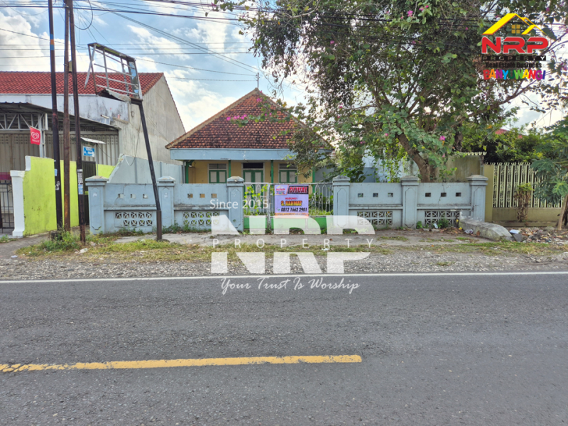 Dijual Tanah Bonus Bangunan Klasik di Genteng Banyuwangi  Dijual Tanah Bonus Bangunan Klasik di Genteng Banyuwangi  Dijual Tanah Bonus Bangunan Klasik di Genteng Banyuwangi&nbsp;
Dekat dengan Sun East Mall Genteng, Mie Gacoan. Cocok untuk cafe berkonsep rumah NRP BANYUWANGI