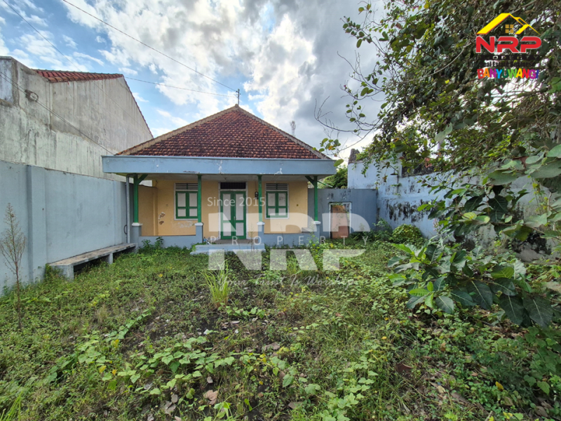 Dijual Tanah Bonus Bangunan Klasik di Genteng Banyuwangi  Dijual Tanah Bonus Bangunan Klasik di Genteng Banyuwangi  Dijual Tanah Bonus Bangunan Klasik di Genteng Banyuwangi&nbsp;
Dekat dengan Sun East Mall Genteng, Mie Gacoan. Cocok untuk cafe berkonsep rumah NRP BANYUWANGI