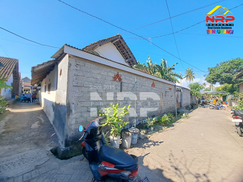Dijual tanah bonus bangunan masih layak huni di Klatak - Banyuwangi  Dijual tanah bonus bangunan masih layak huni di Klatak - Banyuwangi  Dijual tanah bonus bangunan masih layak huni di Klatak - Banyuwangi&nbsp;
Tanah luas, dekat kawasan vila dan perhotelan, akses jalan perkampungan NRP BANYUWANGI