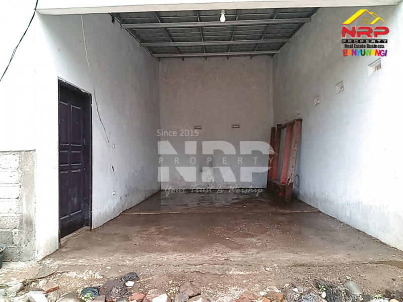 Dijual Tanah Bonus Bangunan Murah di Bangorejo - Banyuwangi  Dijual Tanah Bonus Bangunan Murah di Bangorejo - Banyuwangi  Dijual Tanah Bonus Bangunan Murah di Bangorejo - Banyuwangi&nbsp;
Dekat dengan Fasilitas Pendidikan (SMP PGRI 1 Bangorejo, SMA 1 Bangorejo, SMPN 1 NRP BANYUWANGI