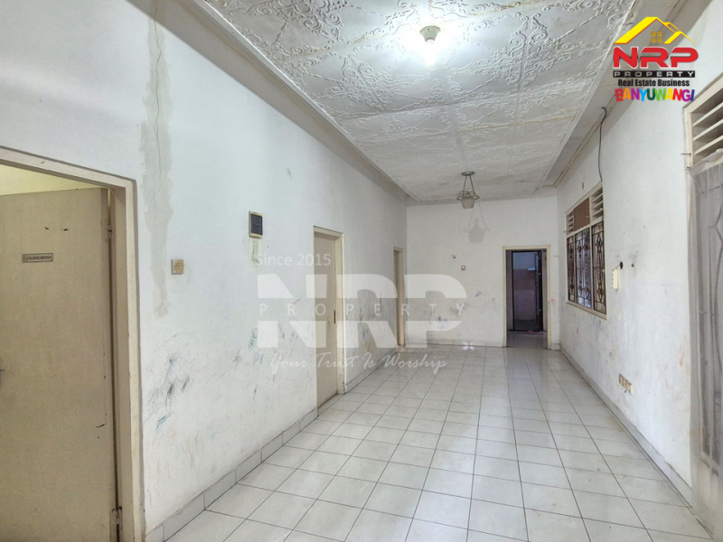 Dijual Tanah Bonus Bangunan Pusat Kota di JL. Adi Sucipto - Banyuwangi Dijual Tanah Bonus Bangunan Pusat Kota di JL. Adi Sucipto - Banyuwangi Dijual Tanah Bonus Bangunan Pusat Kota di JL. Adi Sucipto - Banyuwangi
Lokasi terletak di Ruas Jalan Utama Kota Banyuwangi
Lingkungan Kantor Dinas NRP BANYUWANGI