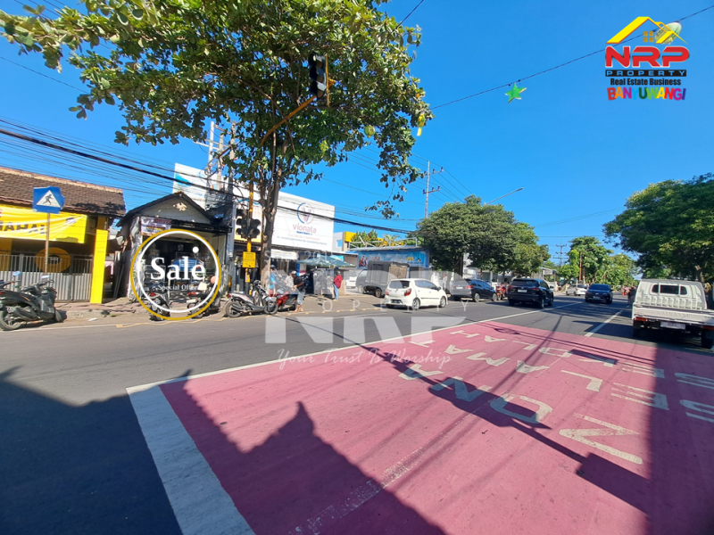 Dijual Tanah Bonus Bangunan Ruko di Jl. Ahmad Yani Banyuwangi Kota  Dijual Tanah Bonus Bangunan Ruko di Jl. Ahmad Yani Banyuwangi Kota  Dijual Tanah Bonus Bangunan Ruko di Jl. Ahmad Yani Banyuwangi Kota&nbsp;
Berada di sebelah sekolah ternama. Supermarket dan Pusat Bisnis di NRP BANYUWANGI