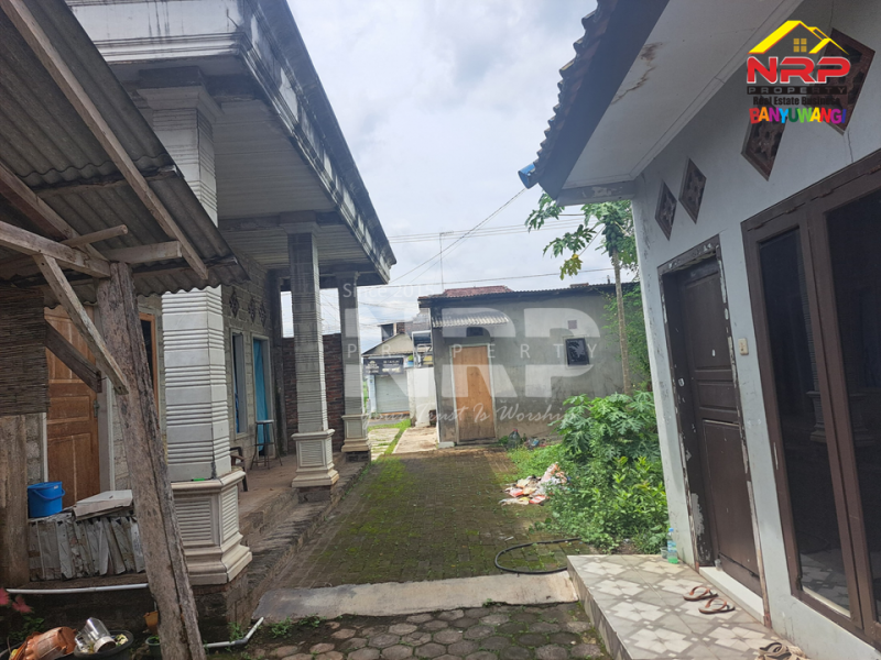 Dijual Tanah Bonus Bangunan Rumah dan Cafe di Genteng - Banyuwangi  Dijual Tanah Bonus Bangunan Rumah dan Cafe di Genteng - Banyuwangi  Dijual Tanah Bonus Bangunan Rumah dan Cafe di Genteng - Banyuwangi&nbsp;
Belakang kantor Mandiri Utama Finance Genteng, Dekat dengan Perum. Adimas NRP BANYUWANGI