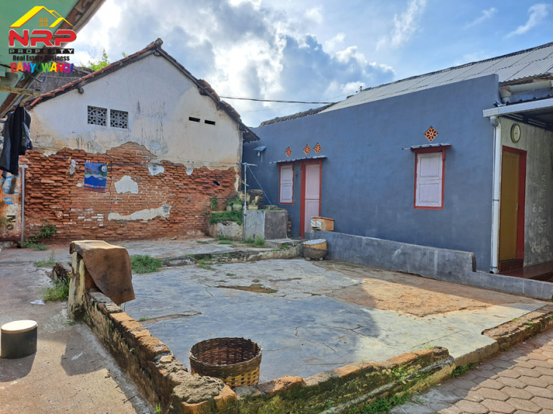 Dijual Tanah Bonus Bangunan Rumah di Jl. Bromo - Banyuwangi  Dijual Tanah Bonus Bangunan Rumah di Jl. Bromo - Banyuwangi  Dijual Tanah Bonus Bangunan Rumah di Jl. Bromo - Banyuwangi&nbsp;
100 Meter dari Jl. Utama Basuki Rahmat, Lateng.&nbsp;
Terletak di Pusat Kota dan Kawasan NRP BANYUWANGI