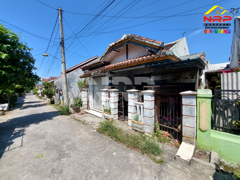 Dijual Tanah Bonus Bangunan Rumah di  Kalipuro Asri - Banyuwangi  Dijual Tanah Bonus Bangunan Rumah di  Kalipuro Asri - Banyuwangi  Dijual Tanah Bonus Bangunan Rumah di&nbsp; Kalipuro Asri - Banyuwangi&nbsp;
Hunian berada dikawasan perumahan dan bisnis aktif di Kalipuro.&nbsp;
Dekat NRP BANYUWANGI