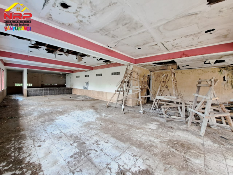 Dijual Tanah Bonus Bangunan Strategis di Tepi Jl. Yos Sudarso - Banyuwangi  Dijual Tanah Bonus Bangunan Strategis di Tepi Jl. Yos Sudarso - Banyuwangi  Dijual Tanah Bonus Bangunan Strategis di Tepi Jl. Yos Sudarso - Banyuwangi&nbsp;
Ada Basement bawah tanah yang&nbsp; luas. Sangat Cocok untuk Hotel, Hostel, NRP BANYUWANGI