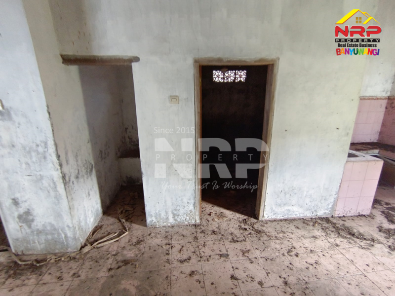 Dijual Tanah Bonus Bangunan Tua di Belakang SMAN 1 Banyuwangi  Jual tanah  strategis di Banyuwangi Kota  Dijual Tanah Bonus Bangunan Tua di Belakang SMAN 1 Banyuwangi&nbsp;
Tengah kota Cocok untuk rumah kos, homestay ataupun tempat tinggal.
Dekat Fasilitas NRP BANYUWANGI