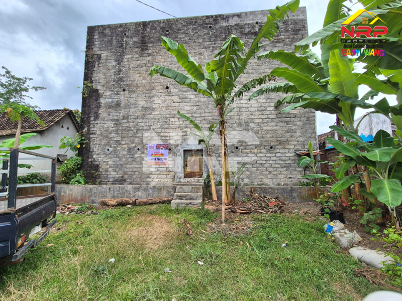 Dijual Tanah Bonus Bangunan Walet Strategis  di tepi Jl. Utama Tamansuruh  - Banyuwangi  Dijual Tanah Bonus Bangunan Walet Strategis  di tepi Jl. Utama Tamansuruh  - Banyuwangi  Dijual Tanah Bonus Bangunan Walet Strategis&nbsp; di tepi Jl. Utama Tamansuruh&nbsp; - Banyuwangi&nbsp;
Akses utama menuju Perkebunan Kalibendo, dan Agro NRP BANYUWANGI