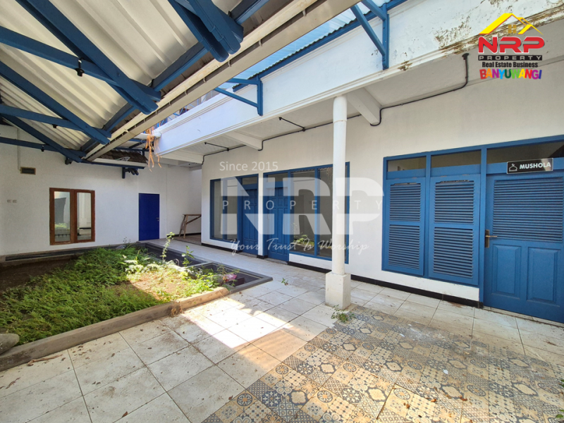 Dijual Tanah dan Bangunan Klasik Prospek di Barat Kantor Bupati  Banyuwangi Jual rumah klasik strategis di Pusat Kota Banyuwangi  Dijual Tanah dan Bangunan Klasik Prospek di Barat Kantor Bupati&nbsp; Banyuwangi
Terletak di Jl. Utama Borobudur Tamanbaru
Sangat Cocok untuk Rumah Kos NRP BANYUWANGI