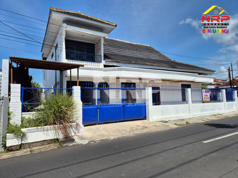 Dijual Tanah dan Bangunan Klasik Prospek di Barat Kantor Bupati  Banyuwangi Jual rumah klasik strategis di Pusat Kota Banyuwangi  Dijual Tanah dan Bangunan Klasik Prospek di Barat Kantor Bupati&nbsp; Banyuwangi
Terletak di Jl. Utama Borobudur Tamanbaru
Sangat Cocok untuk Rumah Kos NRP BANYUWANGI