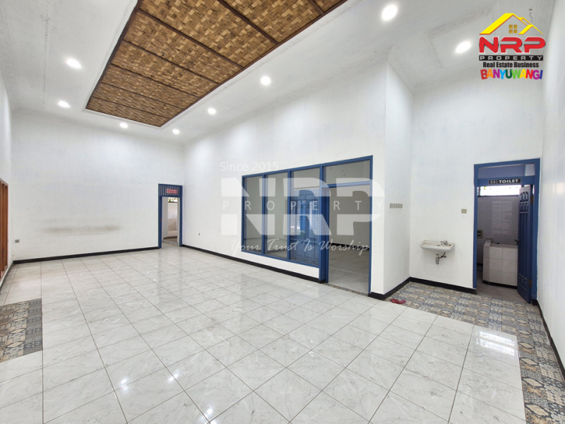 Dijual Tanah dan Bangunan Klasik Prospek di Barat Kantor Bupati  Banyuwangi Jual rumah klasik strategis di Pusat Kota Banyuwangi  Dijual Tanah dan Bangunan Klasik Prospek di Barat Kantor Bupati&nbsp; Banyuwangi
Terletak di Jl. Utama Borobudur Tamanbaru
Sangat Cocok untuk Rumah Kos NRP BANYUWANGI