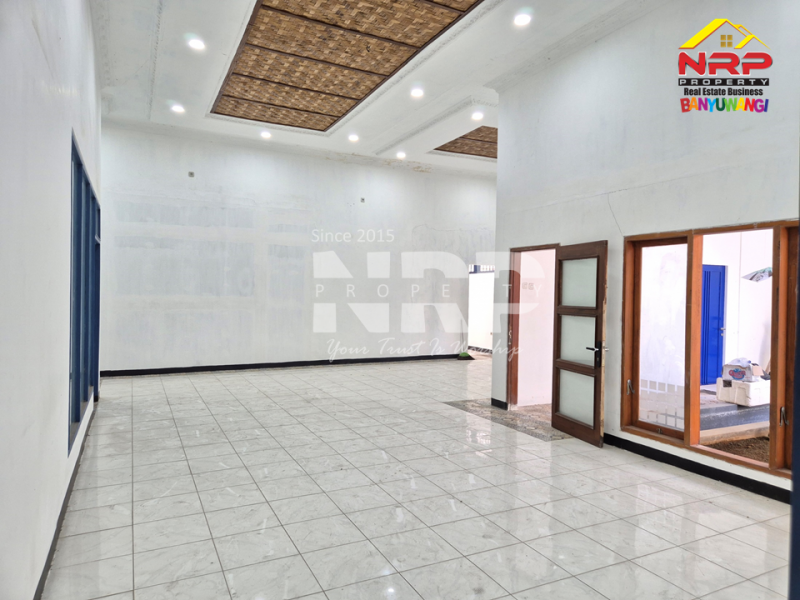 Dijual Tanah dan Bangunan Klasik Prospek di Barat Kantor Bupati  Banyuwangi Jual rumah klasik strategis di Pusat Kota Banyuwangi  Dijual Tanah dan Bangunan Klasik Prospek di Barat Kantor Bupati&nbsp; Banyuwangi
Terletak di Jl. Utama Borobudur Tamanbaru
Sangat Cocok untuk Rumah Kos NRP BANYUWANGI