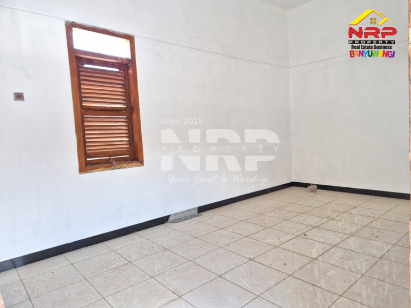 Dijual Tanah dan Bangunan Klasik Prospek di Barat Kantor Bupati  Banyuwangi Jual rumah klasik strategis di Pusat Kota Banyuwangi  Dijual Tanah dan Bangunan Klasik Prospek di Barat Kantor Bupati&nbsp; Banyuwangi
Terletak di Jl. Utama Borobudur Tamanbaru
Sangat Cocok untuk Rumah Kos NRP BANYUWANGI