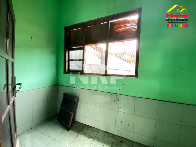 Dijual Tanah dengan Bangunan di Jl. Utama Rogojampi - Banyuwangi  Dijual Tanah dengan Bangunan di Jl. Utama Rogojampi - Banyuwangi  Dijual Tanah dengan Bangunan di Jl. Utama Rogojampi - Banyuwangi&nbsp;
500 meter dari Kampus Poltek Banyuwangi. Lokasi Sangat Cocok Untuk Investasi, dibangun NRP BANYUWANGI