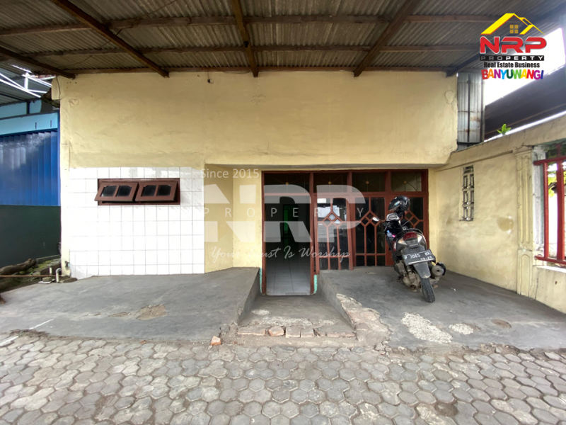 Dijual Tanah dengan Bangunan di Jl. Utama Rogojampi - Banyuwangi  Dijual Tanah dengan Bangunan di Jl. Utama Rogojampi - Banyuwangi  Dijual Tanah dengan Bangunan di Jl. Utama Rogojampi - Banyuwangi&nbsp;
500 meter dari Kampus Poltek Banyuwangi. Lokasi Sangat Cocok Untuk Investasi, dibangun NRP BANYUWANGI