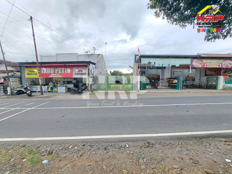 Dijual Tanah dengan Bangunan Rumah dan Cafe Strategis di tepi Jl. Widuri - Banyuwangi Dijual Tanah dengan Bangunan Rumah dan Cafe Strategis di tepi Jl. Widuri - Banyuwangi Dijual Tanah dengan Bangunan Rumah dan Cafe Strategis di tepi Jl. Widuri - Banyuwangi&nbsp;&nbsp;
Berada dikawasan Sekolah ternama di Banyuwangi, Cocok untuk NRP BANYUWANGI