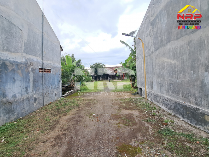 Dijual Tanah dengan Bangunan Rumah dan Cafe Strategis di tepi Jl. Widuri - Banyuwangi Dijual Tanah dengan Bangunan Rumah dan Cafe Strategis di tepi Jl. Widuri - Banyuwangi Dijual Tanah dengan Bangunan Rumah dan Cafe Strategis di tepi Jl. Widuri - Banyuwangi&nbsp;&nbsp;
Berada dikawasan Sekolah ternama di Banyuwangi, Cocok untuk NRP BANYUWANGI