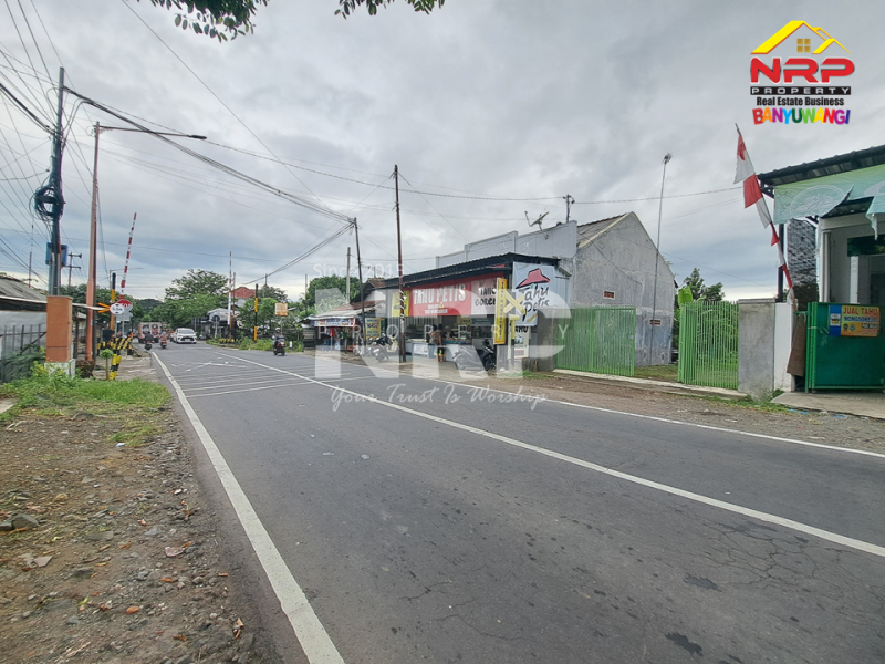 Dijual Tanah dengan Bangunan Rumah dan Cafe Strategis di tepi Jl. Widuri - Banyuwangi Dijual Tanah dengan Bangunan Rumah dan Cafe Strategis di tepi Jl. Widuri - Banyuwangi Dijual Tanah dengan Bangunan Rumah dan Cafe Strategis di tepi Jl. Widuri - Banyuwangi&nbsp;&nbsp;
Berada dikawasan Sekolah ternama di Banyuwangi, Cocok untuk NRP BANYUWANGI