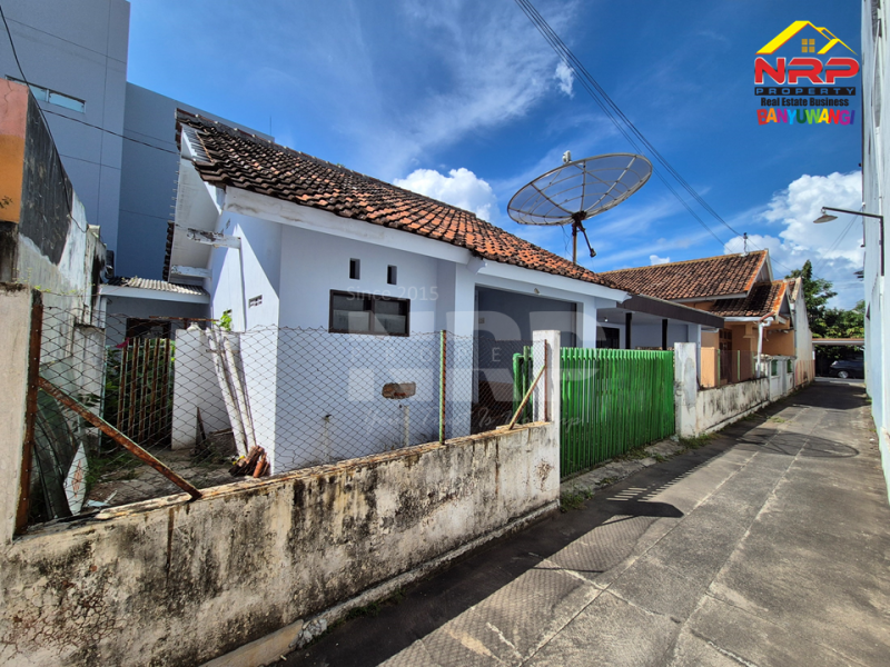 Dijual Tanah dengan Premium Location Tepi Jl. A Yani Banyuwangi  Dijual Tanah di Jl. Ahmad Yani Banyuwangi  Dijual Tanah dengan Premium Location Tepi Jl. A Yani Banyuwangi&nbsp;
Berada di sebelah Richeese Factory Banyuwangi. Lokasi sangat strategis berada di pusat NRP BANYUWANGI