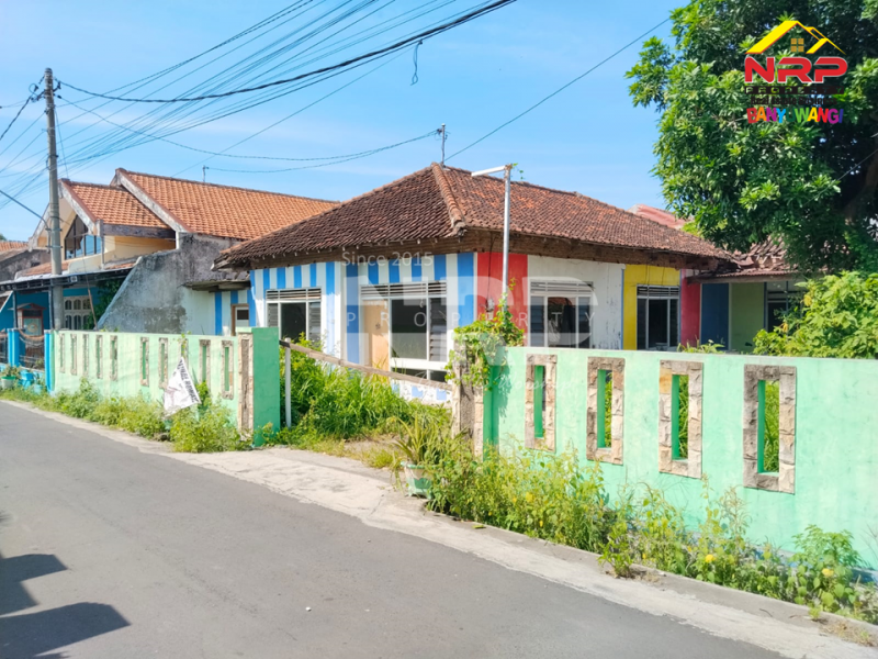 Dijual Tanah di Tengah Kota Banyuwangi, Karangrejo  Jual tanah di karangrejo banyuwangi  Dijual Tanah di Tengah Kota Banyuwangi, Karangrejo&nbsp;
Dekat sentra kuliner Naga bulan. Dekat dengan pasar karangrejo.&nbsp;

Luas Tanah : +/- 470 NRP BANYUWANGI