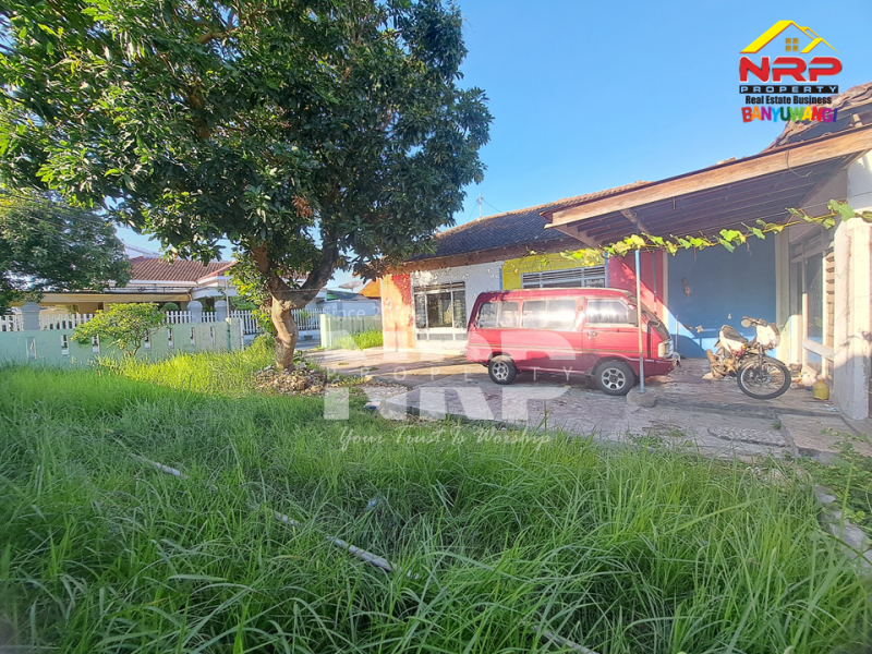 Dijual Tanah di Tengah Kota Banyuwangi, Karangrejo  Dijual Tanah di Tengah Kota Banyuwangi, Karangrejo  Dijual Tanah di Tengah Kota Banyuwangi, Karangrejo&nbsp;
Dekat sentra kuliner Naga bulan. Dekat dengan pasar karangrejo.&nbsp;

Luas Tanah : +/- 420 NRP BANYUWANGI