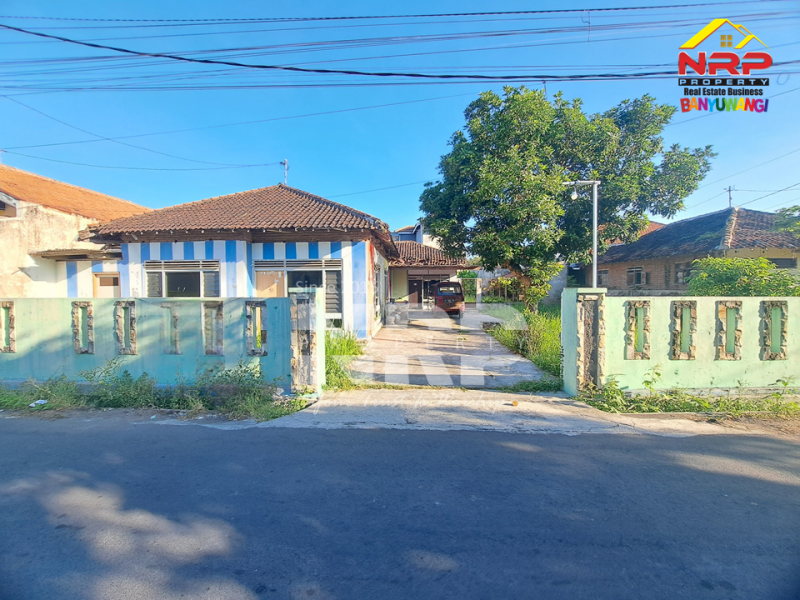 Dijual Tanah di Tengah Kota Banyuwangi, Karangrejo  Dijual Tanah di Tengah Kota Banyuwangi, Karangrejo  Dijual Tanah di Tengah Kota Banyuwangi, Karangrejo&nbsp;
Dekat sentra kuliner Naga bulan. Dekat dengan pasar karangrejo.&nbsp;

Luas Tanah : +/- 420 NRP BANYUWANGI
