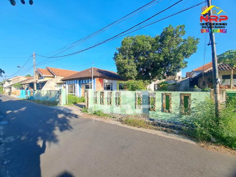 Dijual Tanah di Tengah Kota Banyuwangi, Karangrejo  Dijual Tanah di Tengah Kota Banyuwangi, Karangrejo  Dijual Tanah di Tengah Kota Banyuwangi, Karangrejo&nbsp;
Dekat sentra kuliner Naga bulan. Dekat dengan pasar karangrejo.&nbsp;

Luas Tanah : +/- 420 NRP BANYUWANGI