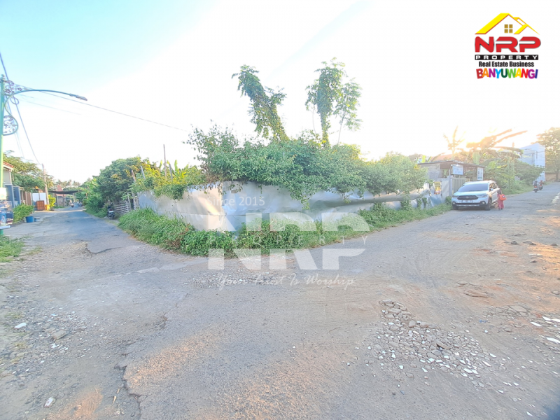 Dijual Tanah Hook Siap Bangun di Kertosari - Banyuwangi  Dijual Tanah Hook Siap Bangun di Kertosari - Banyuwangi  Dijual Tanah Hook Siap Bangun di Kertosari - Banyuwangi&nbsp;
Dekat dengan jl. kepiting, cocok untuk hunian pribadi.&nbsp;

Luas Tanah :+/- 180 M2
Dimensi NRP BANYUWANGI