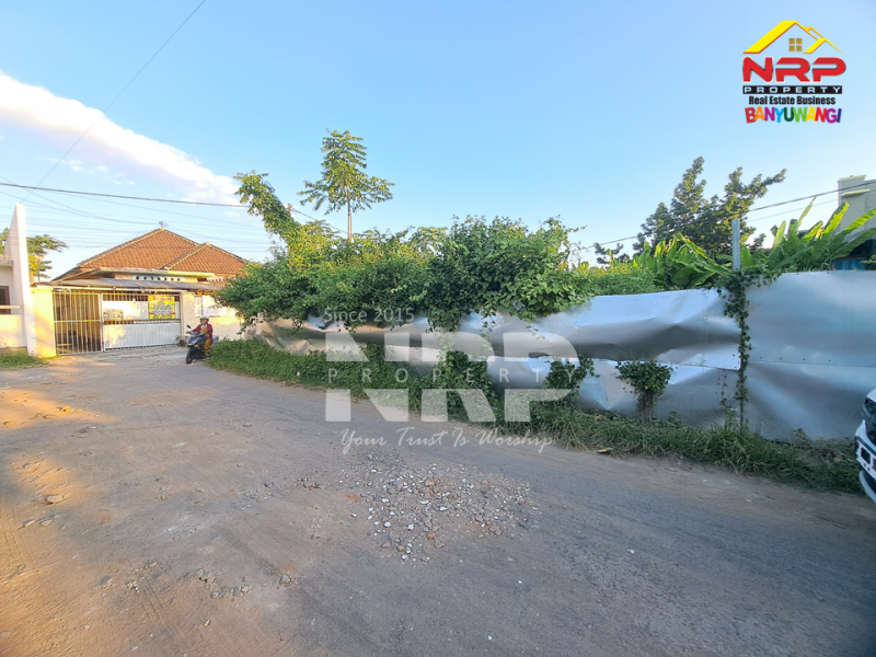 Dijual Tanah Hook Siap Bangun di Kertosari - Banyuwangi  Dijual Tanah Hook Siap Bangun di Kertosari - Banyuwangi  Dijual Tanah Hook Siap Bangun di Kertosari - Banyuwangi&nbsp;
Dekat dengan jl. kepiting, cocok untuk hunian pribadi.&nbsp;

Luas Tanah :+/- 180 M2
Dimensi NRP BANYUWANGI