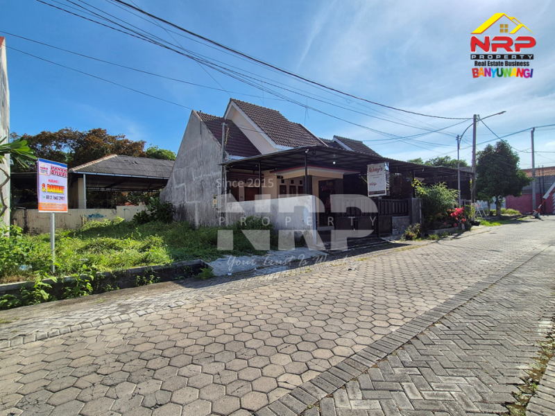 Dijual Tanah Kavling Siap Bangun Strategis di Perum. JPS Brawijaya - Banyuwangi Dijual Tanah Kavling Siap Bangun Strategis di Perum. JPS Brawijaya - Banyuwangi Dijual Tanah Kavling Siap Bangun Strategis di Perum. JPS Brawijaya - Banyuwangi
Lokasi Sangat Strategis di Belakang POLRESTA Banyuwangi.&nbsp;
Cocok untuk NRP BANYUWANGI