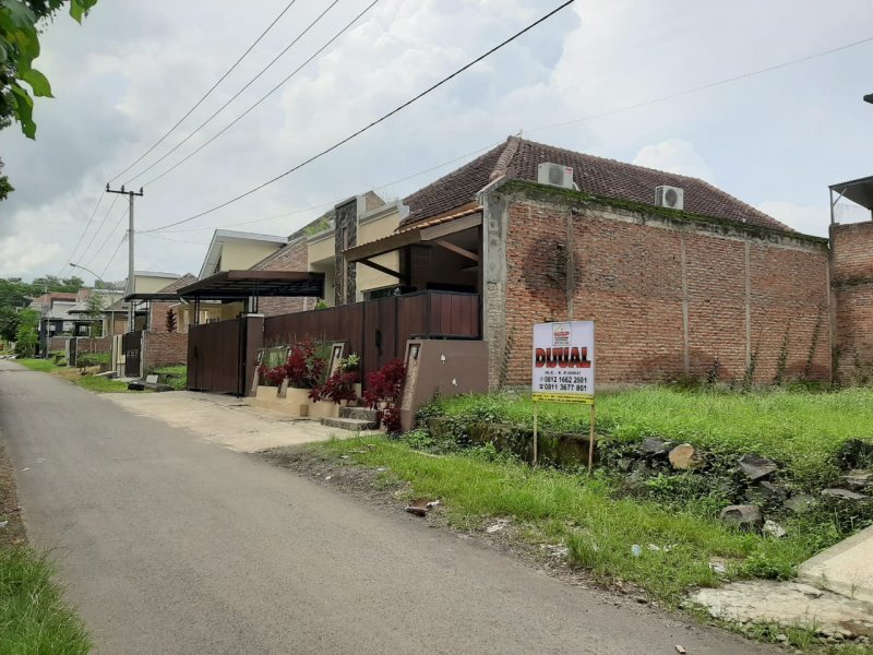 Dijual Tanah Kavling Strategis Cocok Untuk Investasi Dekat JATIM PARK Banyuwangi Dijual Tanah Kavling Strategis Cocok Untuk Investasi Dekat JATIM PARK Banyuwangi Dijual Tanah Kavling Strategis Cocok Untuk Investasi Dekat JATIM PARK Banyuwangi
Lokasi Strategis, Nyaman dan Asri dengan Akses jalan Aspal 100 Meter dari Jl. NRP BANYUWANGI