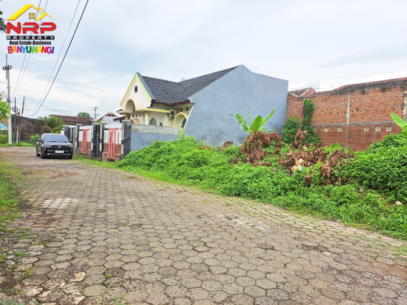 Dijual Tanah Kavling Strategis di Sobo, Banyuwangi  Dijual Tanah Kavling Murah di Sobo Banyuwangi  Dijual Tanah Kavling Strategis di Belakang Santika Hotel Banyuwangi&nbsp;
Berada di Pusat Kota Banyuwangi.Cocok untuk hunian, homestay, dll&nbsp;
Dekat NRP BANYUWANGI