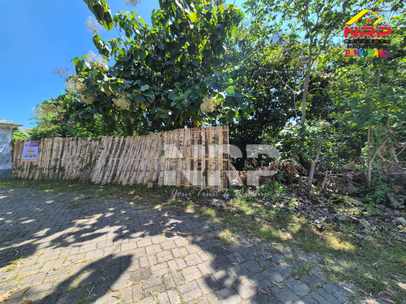 Dijual Tanah Kering Murah di Klatak - Banyuwangi  Dijual Tanah Kering Murah di Klatak - Banyuwangi  Dijual Tanah Kering Murah di Klatak - Banyuwangi&nbsp;
Berada dikawasan Perumahan, Dekat dengan SPBU Klatak.&nbsp;

Luas Tanah 1.375 NRP BANYUWANGI