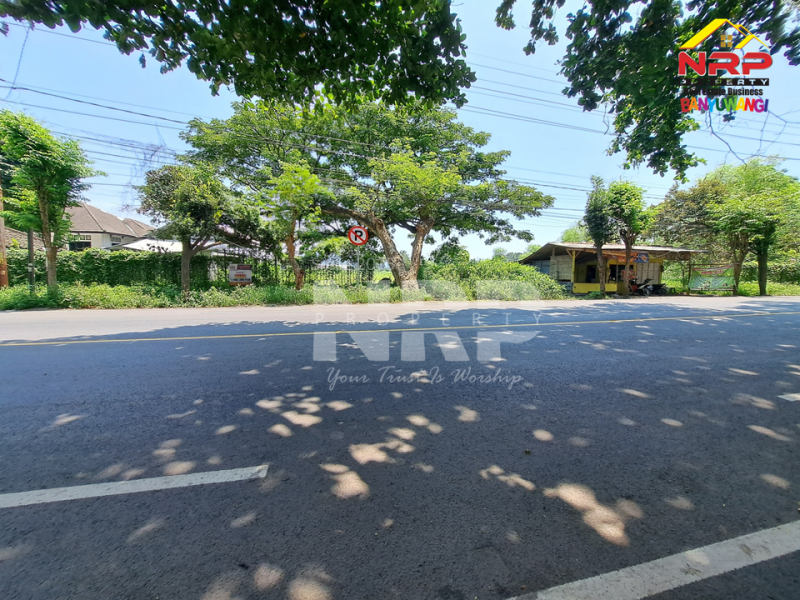 Dijual Tanah Kering Strategis di Tepi Jalan Gatot Subroto - Banyuwangi Dijual Tanah Kering Strategis di Tepi Jalan Gatot Subroto - Banyuwangi Dijual Tanah Kering Strategis di Tepi Jalan Gatot Subroto - Banyuwangi
Lokasi Sangat Strategis 0 Jalan Provinsi Banyuwangi - Situbondo
Sebelah PT WBS NRP BANYUWANGI